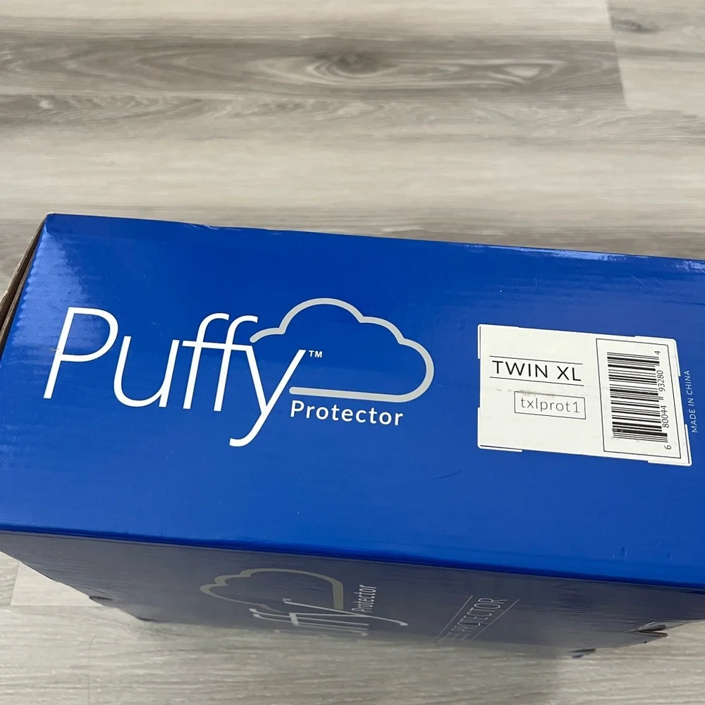Puffy mattress protector Twin XL new